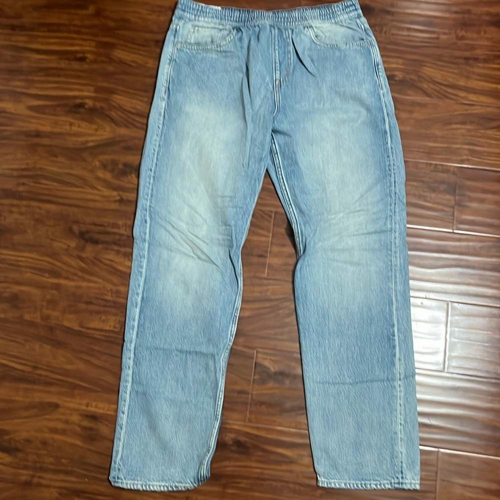 H&M - Relaxed fit Jeans. Medium/32x32